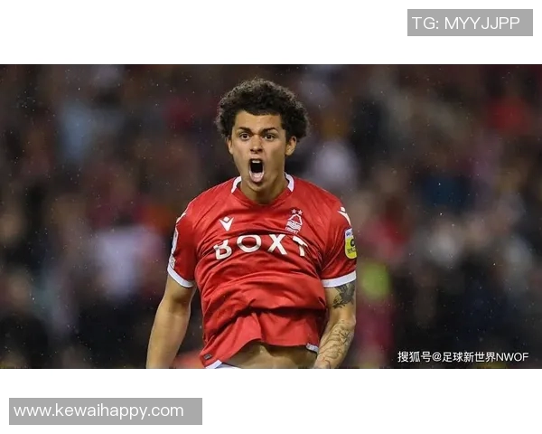 哈维西蒙斯崭露头角引发足球界热议未来潜力无限